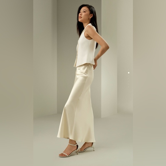 Lilysilk Dresses & Skirts - Lilysilk Silk Maxi Skirt With Flare Hem White Size US 6